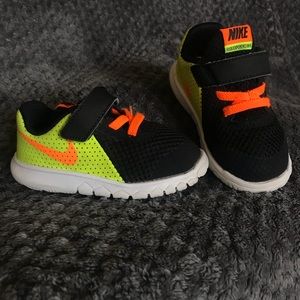 Toddler Nike Size 6c